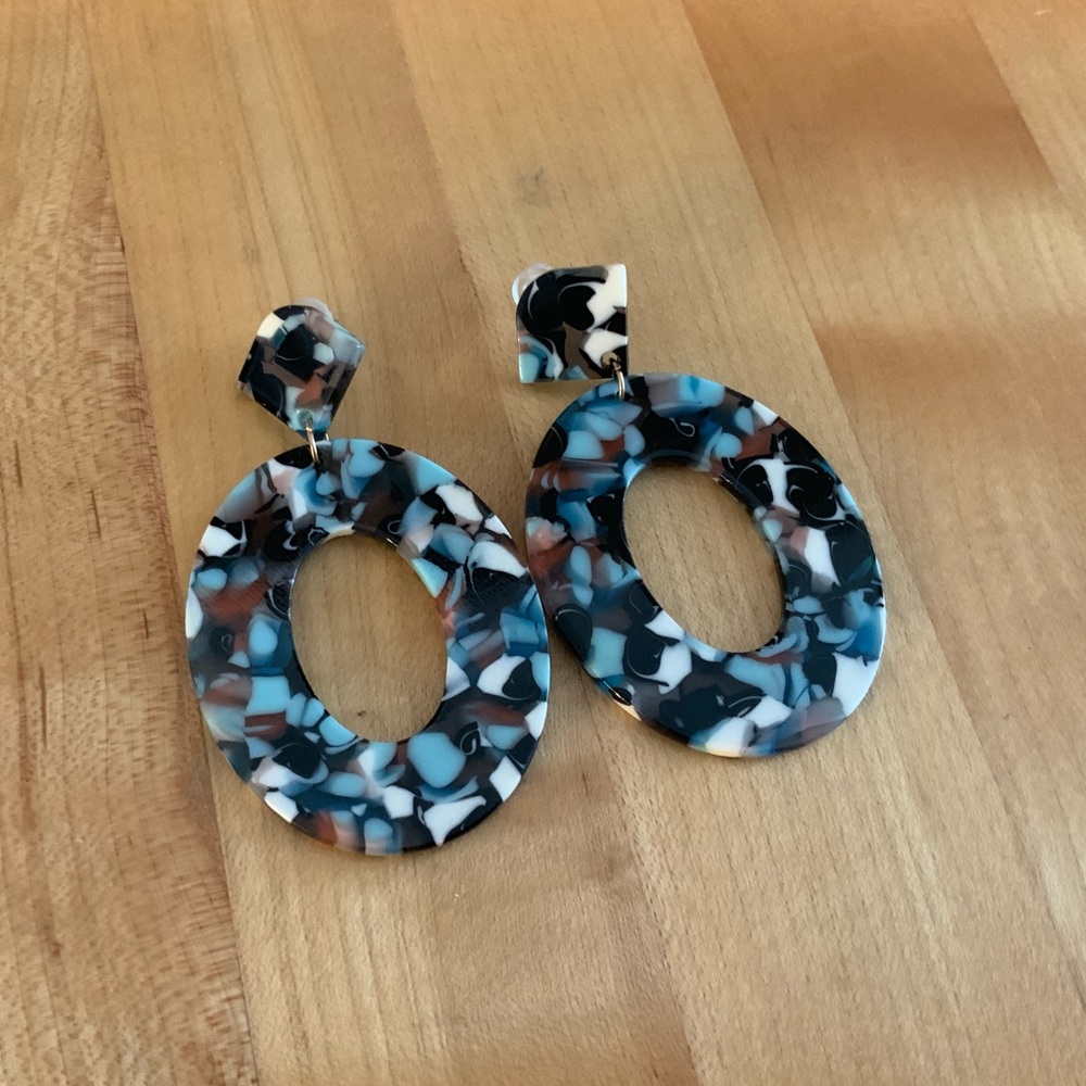 🆕Blue Acrylic Geometric Statement Earrings - Picture 3 of 5